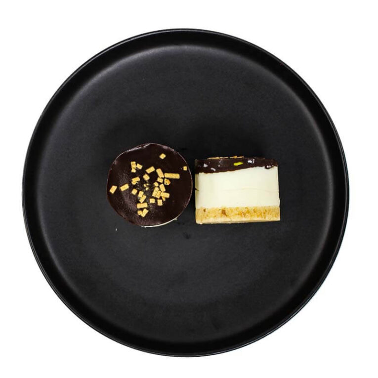 Chefs-Box-Individual-Dessert-Cheese-Cake-Choc-Caramel.jpg