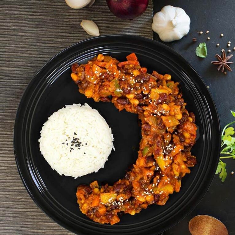 Chefs-Box-Table-Setting-Vegan-Chilli-Con-Con.jpg