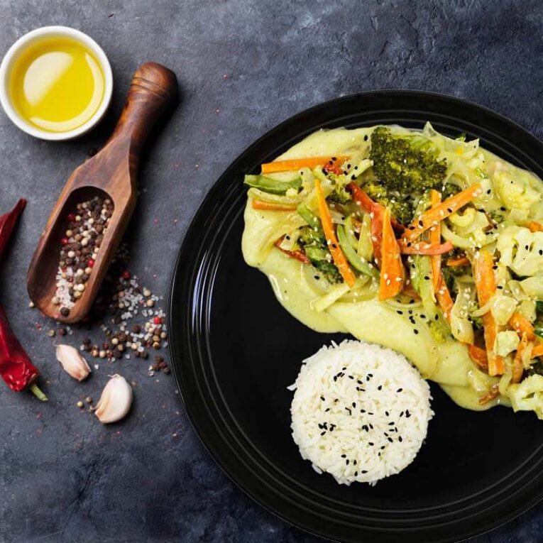 Chefs-Box-Table-Setting-Vegan-Thai-Vegetable-Curry.jpg